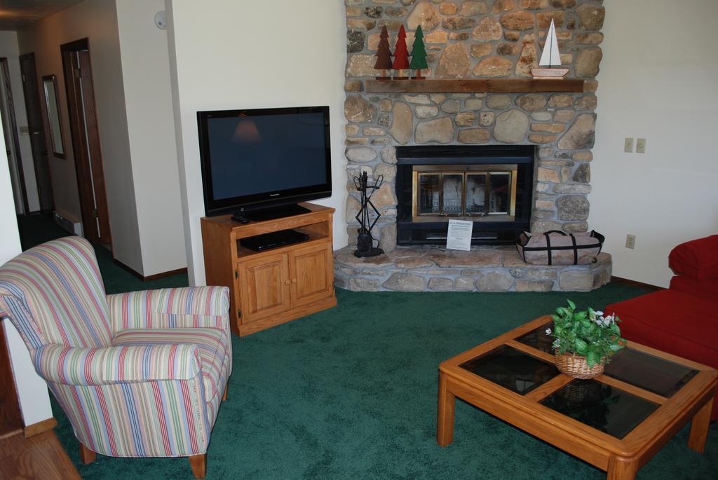 The Rushes Hotel Sturgeon Bay Ngoại thất bức ảnh